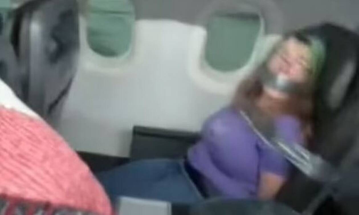 ΗΠΑ: Επεισοδιακή πτήση - Γυναίκα προσπάθησε να ανοίξει την πόρτα και να δαγκώσει αεροσυνοδό