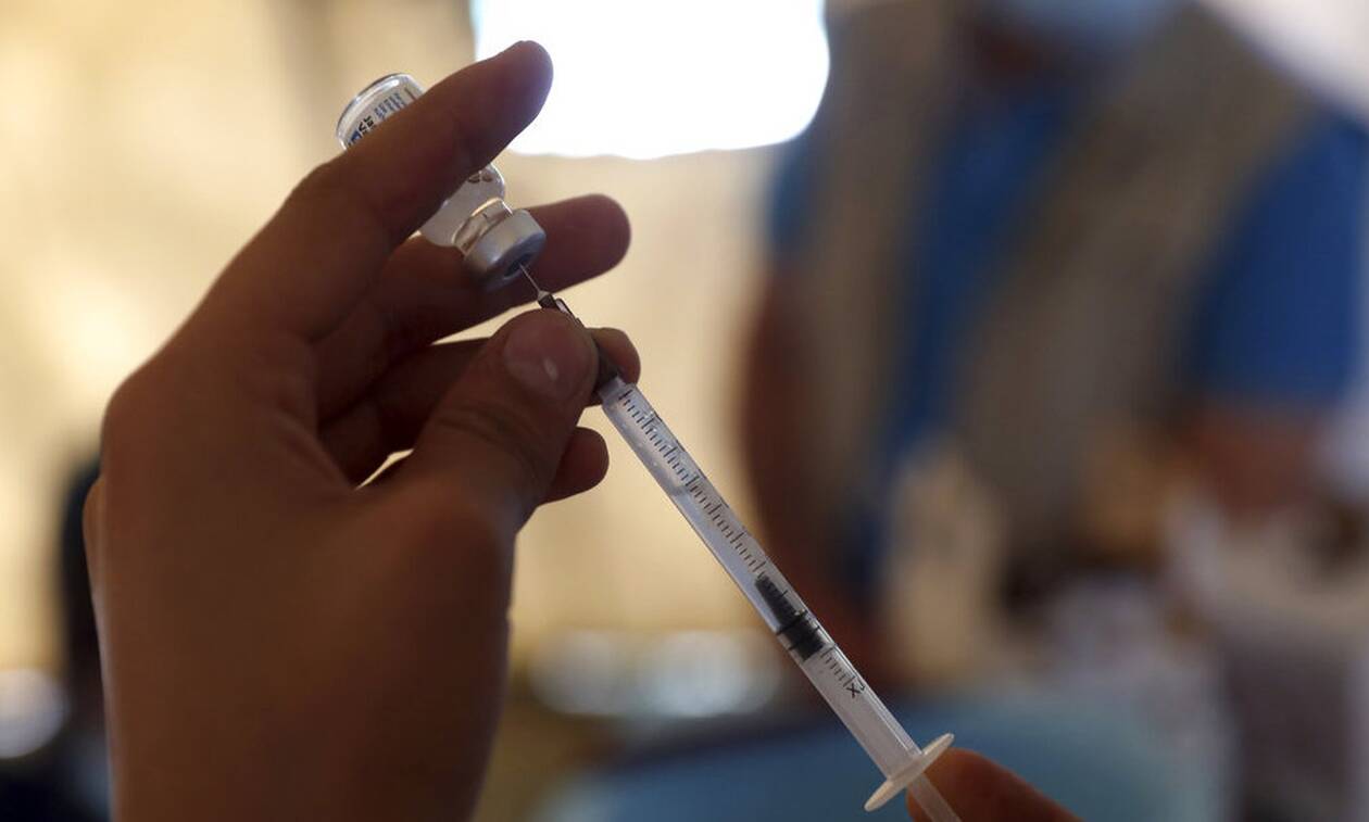 Κορονοϊός: Ποιες χώρες επέλεξαν να επιβάλουν υποχρεωτικό εμβολιασμό
