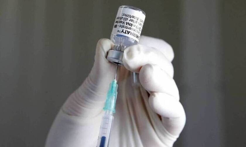 ΗΠΑ: Οι αρχές εξετάζουν αν είναι αναγκαία 3η δόση εμβολίου και αν υπάρχει κίνδυνος παρενεργειών
