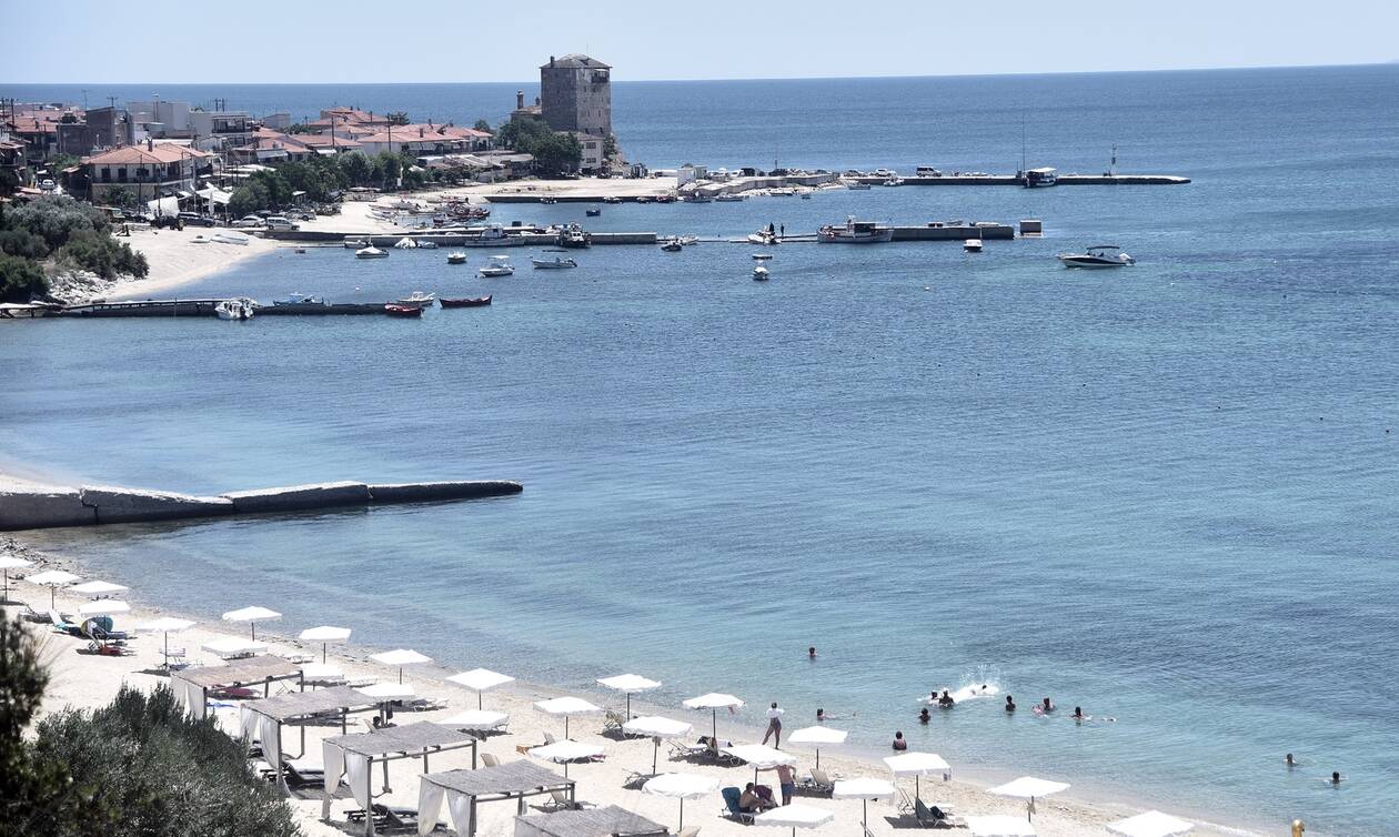 Χαλκιδική: Γέμισαν με μέδουσες οι παραλίες - Που οφείλεται το φαινόμενο