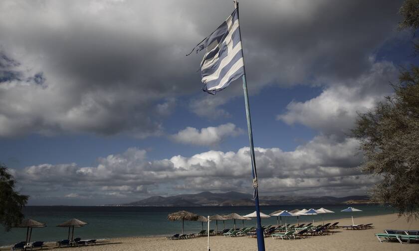 Daily Mail: Πιθανή η επιστροφή της Ελλάδας στην «πορτοκαλί λίστα» για τους Βρετανούς