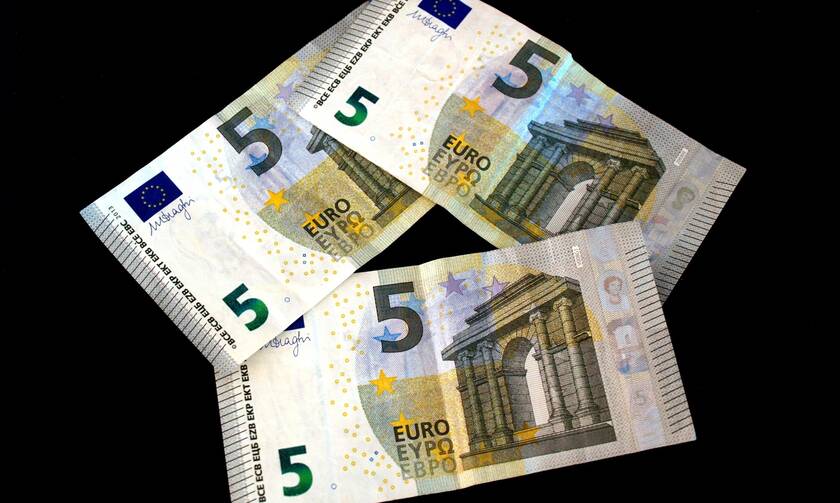 Διάθεση καινούργιων χαρτονομισμάτων 5 ευρώ και 10 ευρώ από την Τράπεζα της Ελλάδος