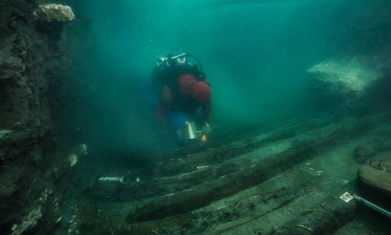 «Θησαυρός» στη Μεσόγειο: Βρέθηκε αρχαίο ναυάγιο και ελληνικοί τάφοι σε βυθισμένη πόλη (pics)