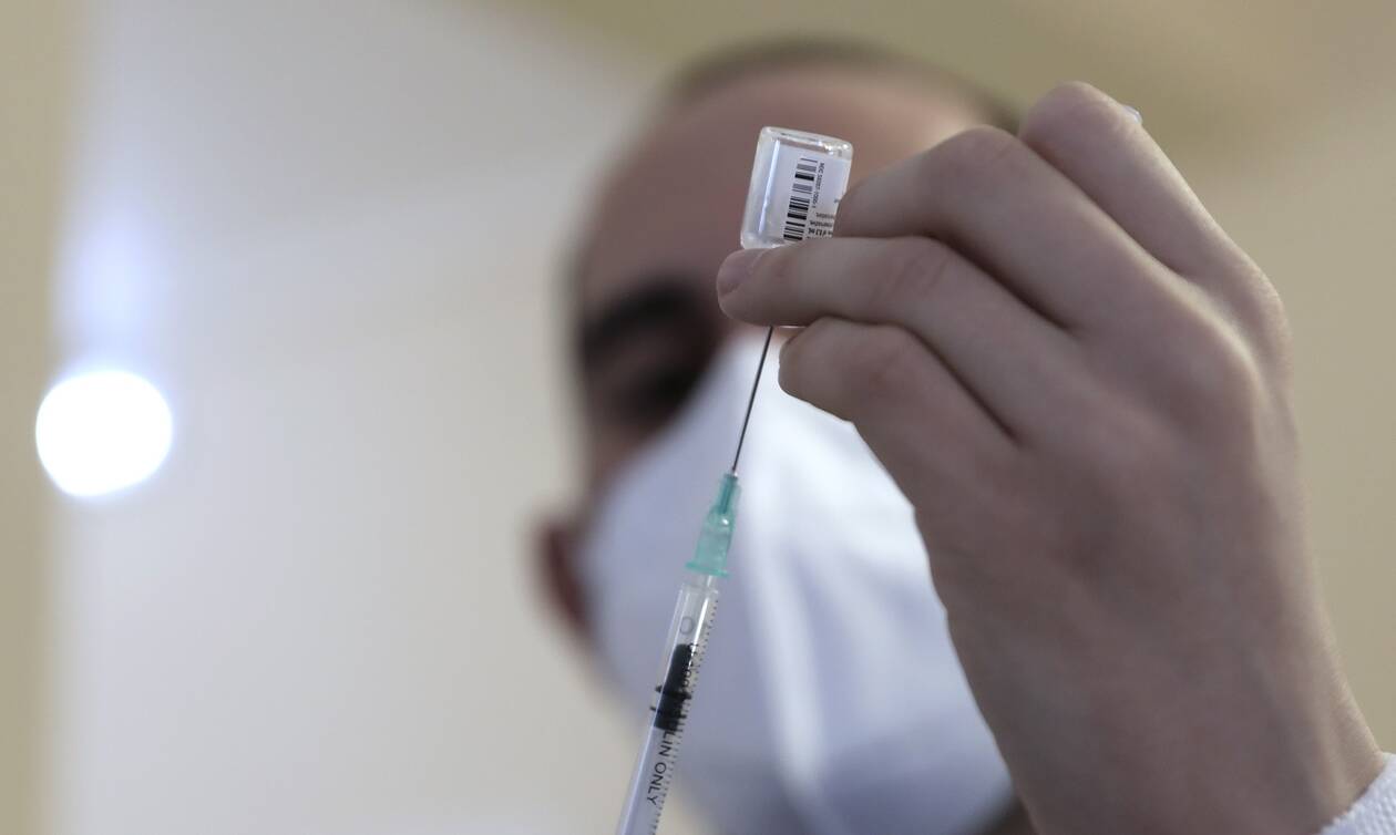 Κορονοϊός: Τι αλλάζει από σήμερα για τους εμβολιασμούς – Ανοίγει η πλατφόρμα για κατ’ οίκον εμβόλια