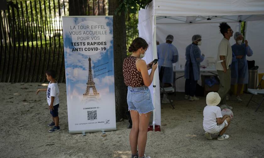 Γαλλία - Κορονοϊός: Διαδήλωση στο Παρίσι κατά του υγειονομικού πάσου