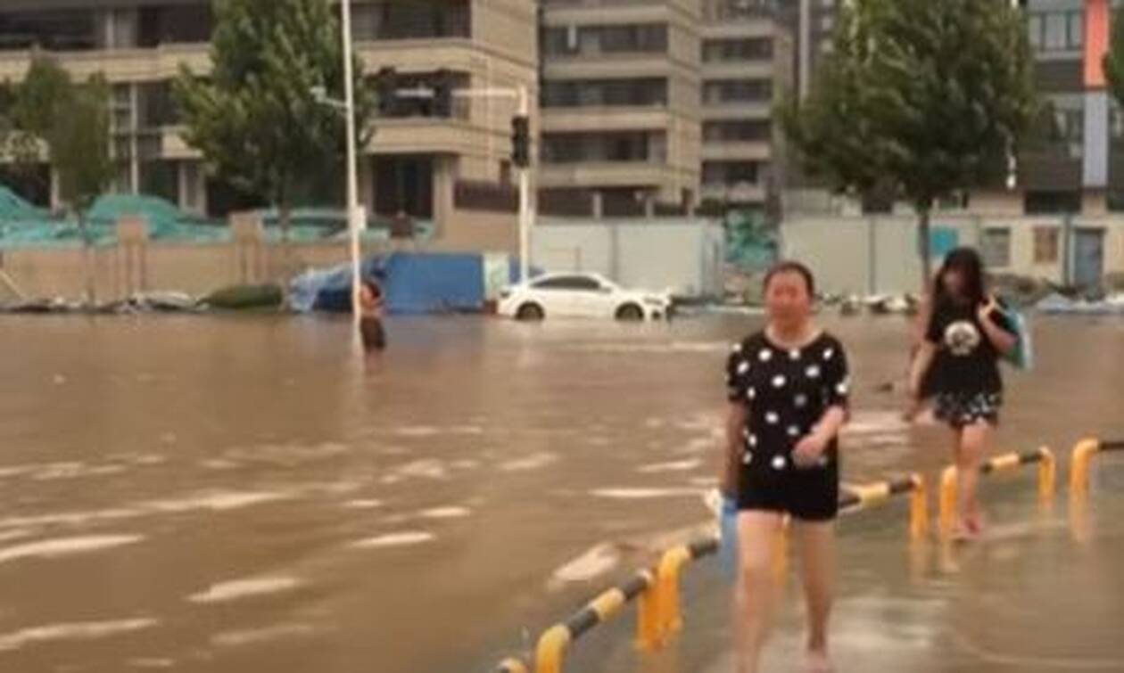 Χωρίς τέλος οι καταστροφικές πλημμύρες στην Κίνα: Δεκάδες οι νεκροί