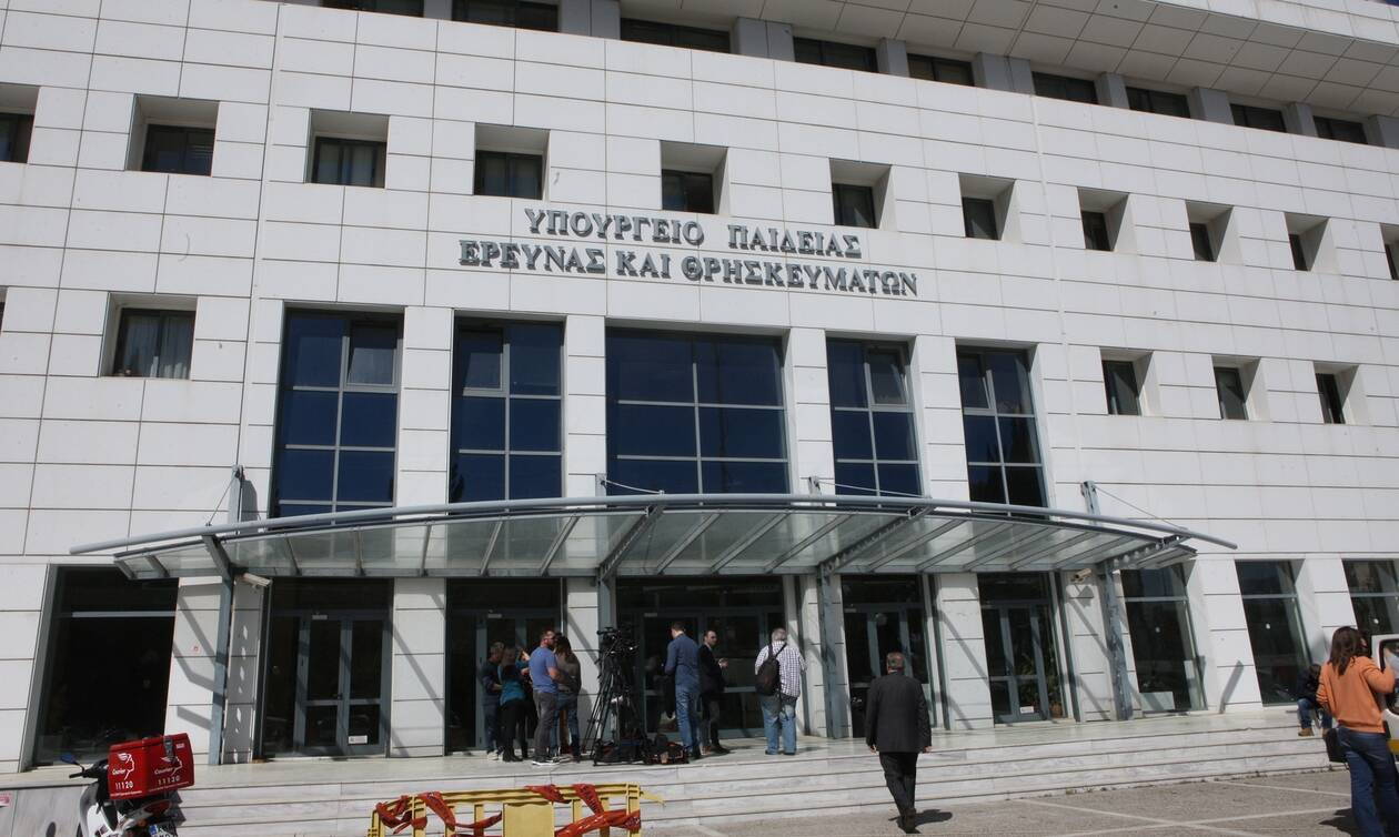 Υπουργείο Παιδείας: Ο ΣΥΡΙΖΑ έφτασε στο έσχατο σημείο κοροϊδίας των νέων μας