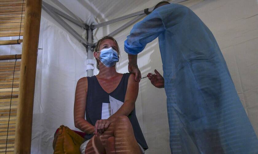 Γαλλία: Σχεδόν το 60% του πληθυσμού έχει λάβει τουλάχιστον μία δόση εμβολίου κατά του κορονοϊού