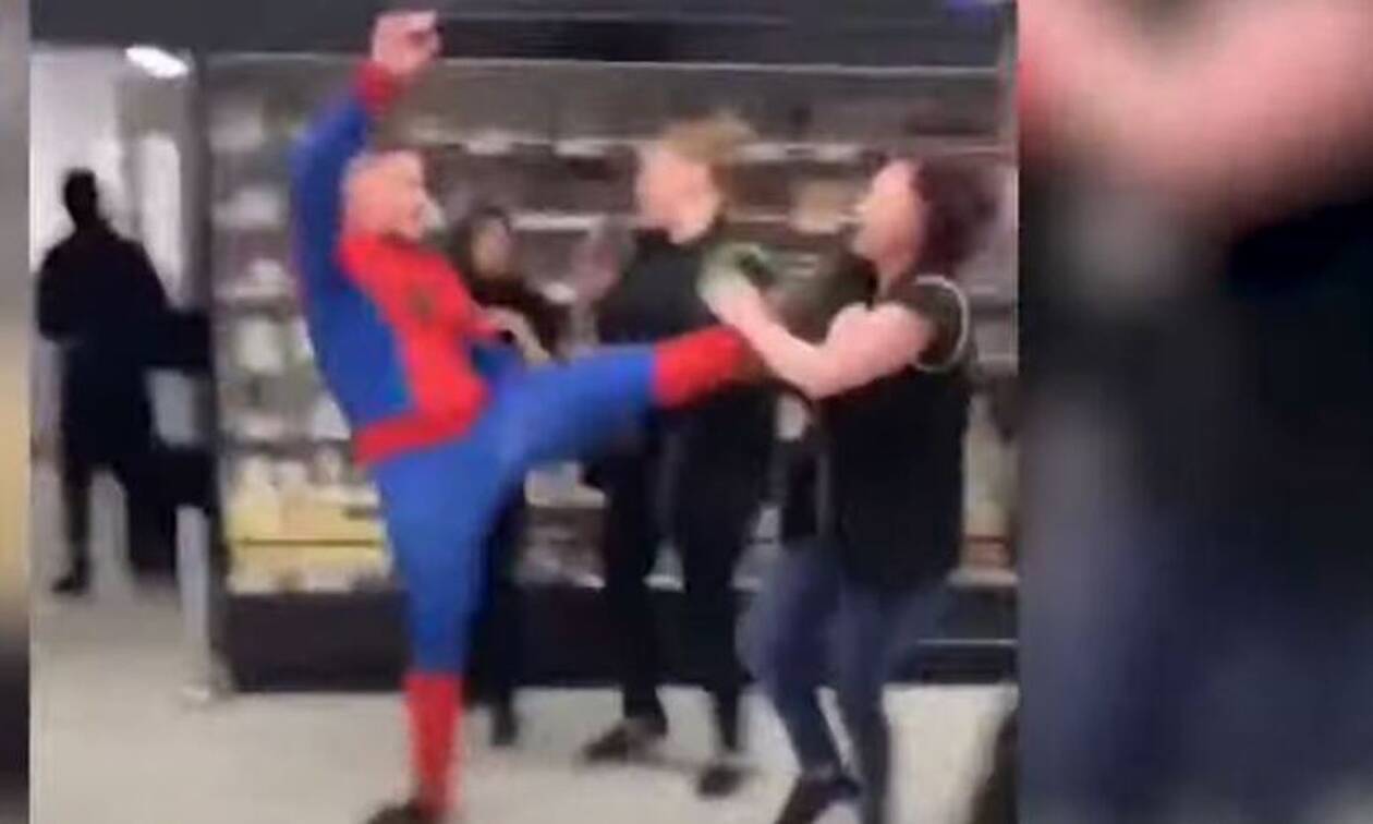 Σοκ στο Λονδίνο απο άνδρα μεταμφιεσμένο σε Spider-Man που τραυματίζει έξι ανθρώπους - Βίντεο