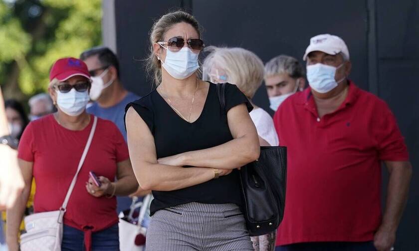 ΗΠΑ - Κορονοϊός: Τα CDC συνιστούν στους πλήρως εμβολιασμένους να φορούν μάσκα σε κλειστούς χώρο