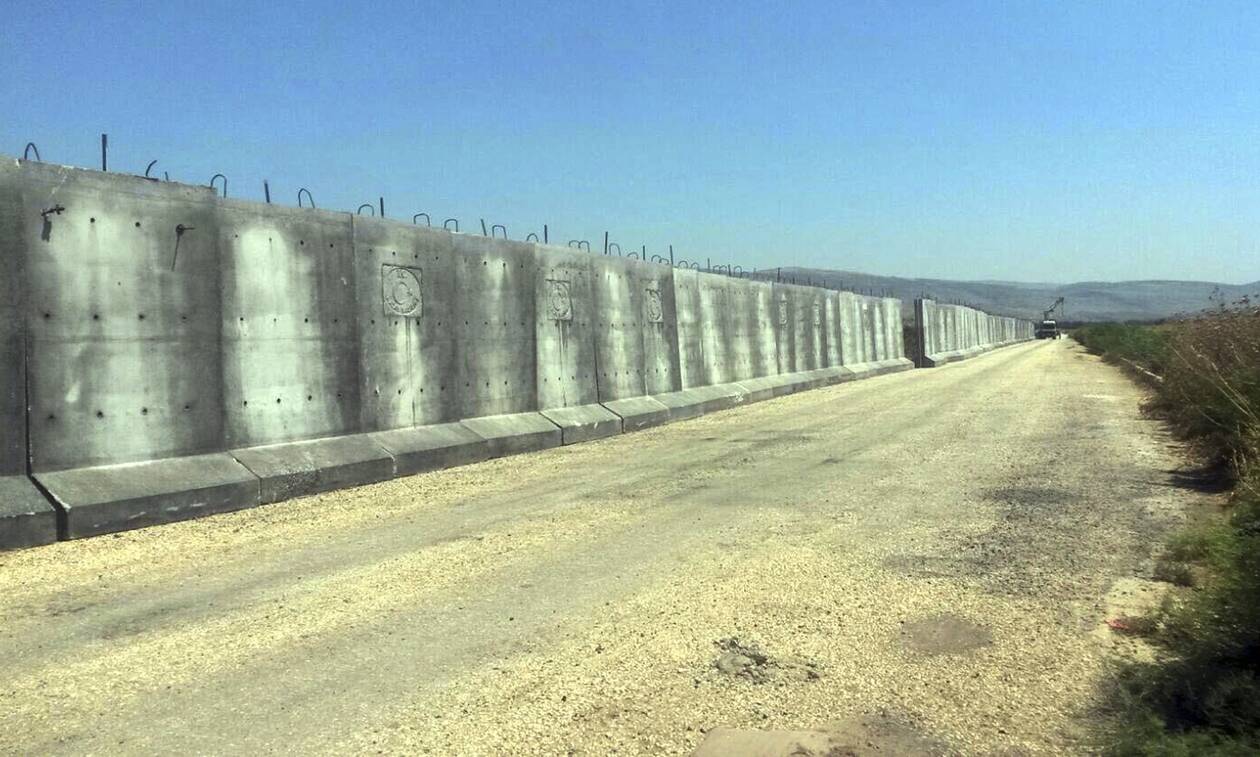 H Τουρκία χτίζει τείχος για τους μετανάστες στα ανατολικά της σύνορα