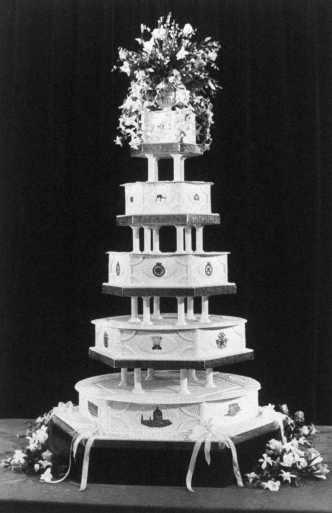 Η γαμήλια τούρτα του Καρόλου και της Νταϊάνα