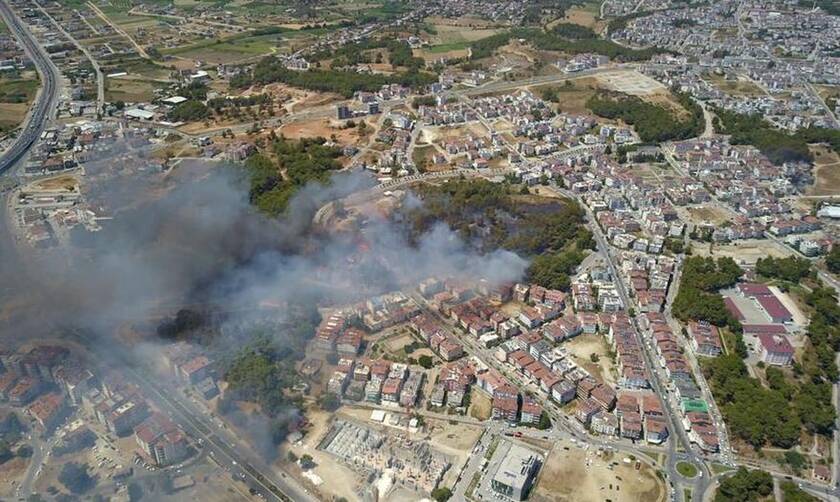 Μεγάλη φωτιά σε πόλη της Αττάλειας - Εκκενώνονται περιοχές