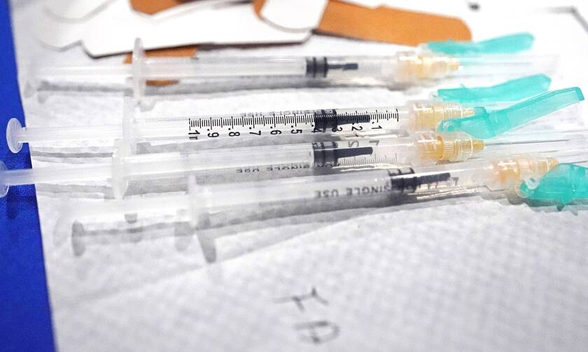 Προς τρίτη δόση του εμβολίου της Pfizer προσανατολίζεται το Ισραήλ