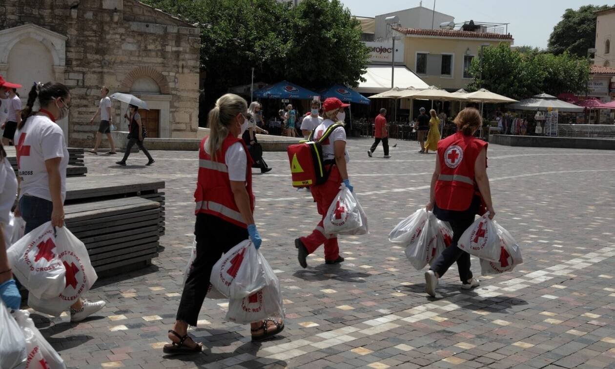 Καύσωνας: Πρώτες βοήθειες και ανθρωπιστικό υλικό από τον Ελληνικό Ερυθρό Σταυρό