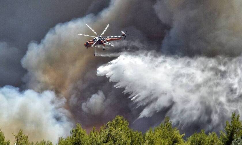 Φωτιά στη Ρόδο: Συνεχίζεται η μάχη για την κατάσβεση της πυρκαγιάς