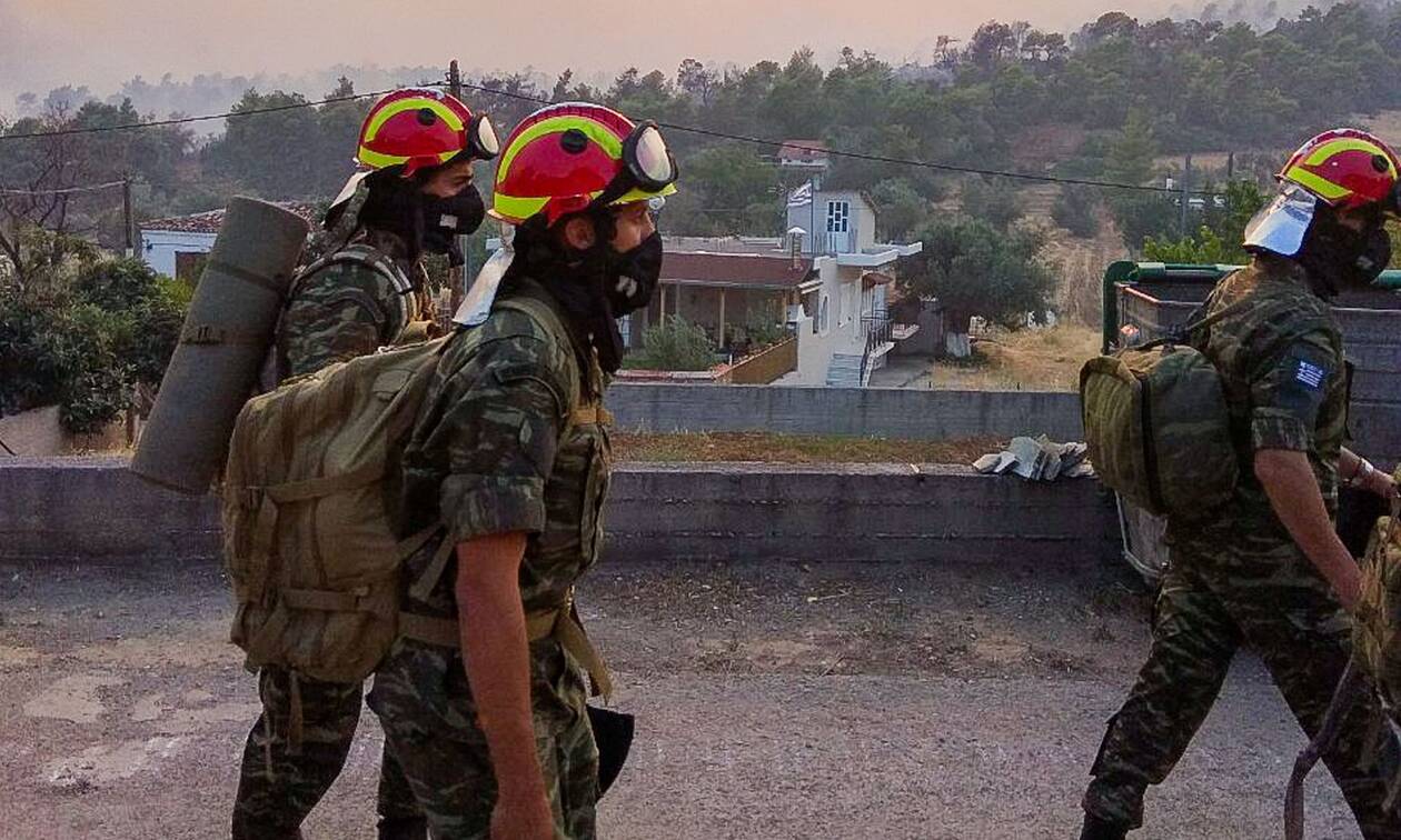 Φωτιά Βαρυμπόμπη: Σε μέγιστη ετοιμότητα οι Ένοπλες Δυνάμεις με διαταγή του Στρατηγού Φλώρου