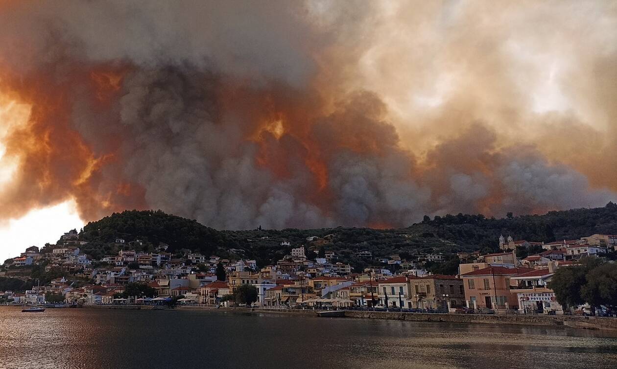 Φωτιά στην Εύβοια: Ανεξέλεγκτη η πυρκαγιά - Πλησιάζει στην Μονή Οσίου Δαυίδ
