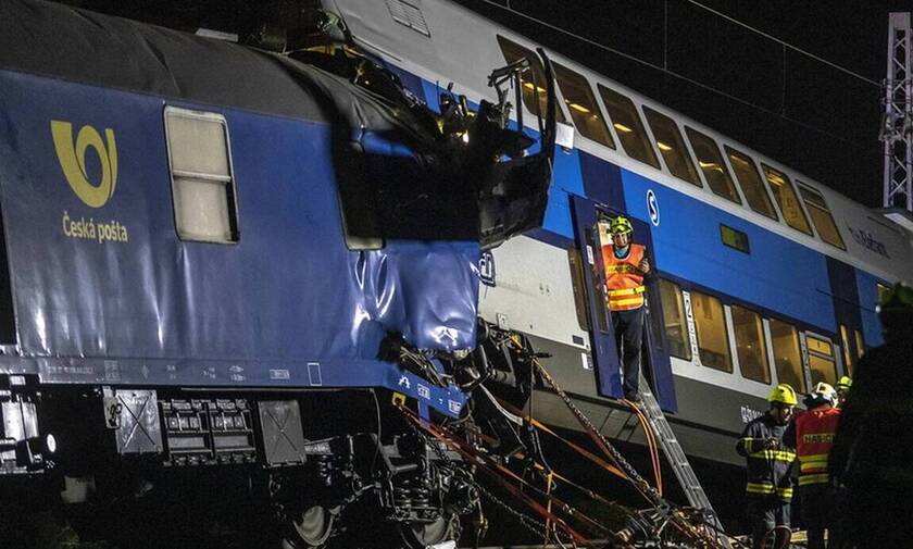 Τραγωδία στην Τσεχία: Σύγκρουση τρένων - Δύο νεκροί