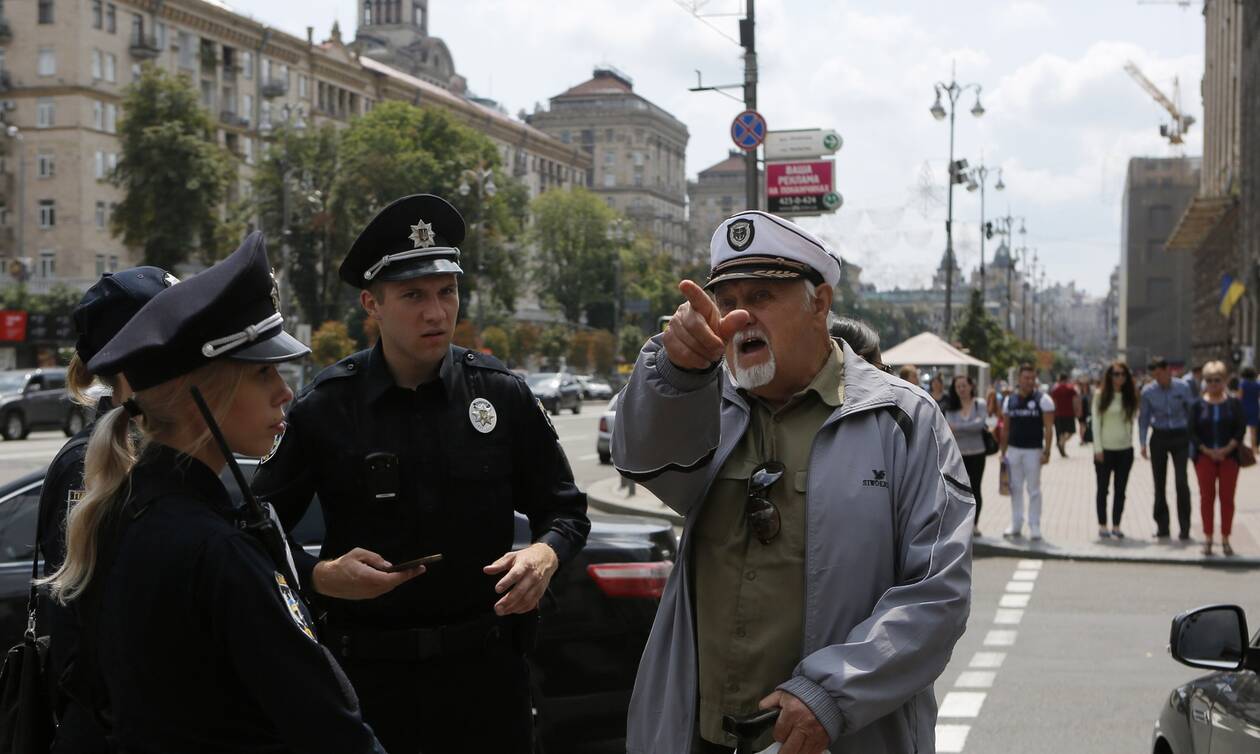 Ουκρανία: Συναγερμός στην έδρα της κυβέρνησης - Συνελήφθη άνδρας με χειροβομβίδα