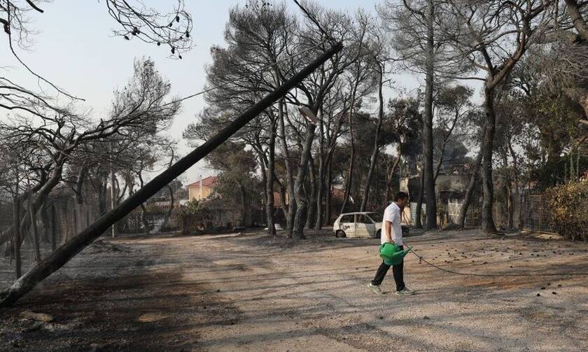 Πυρκαγιές στη Βαρυμπόμπη: Πού εντοπίζονται προβλήματα ηλεκτροδότησης λόγω βλάβης στο δίκτυο