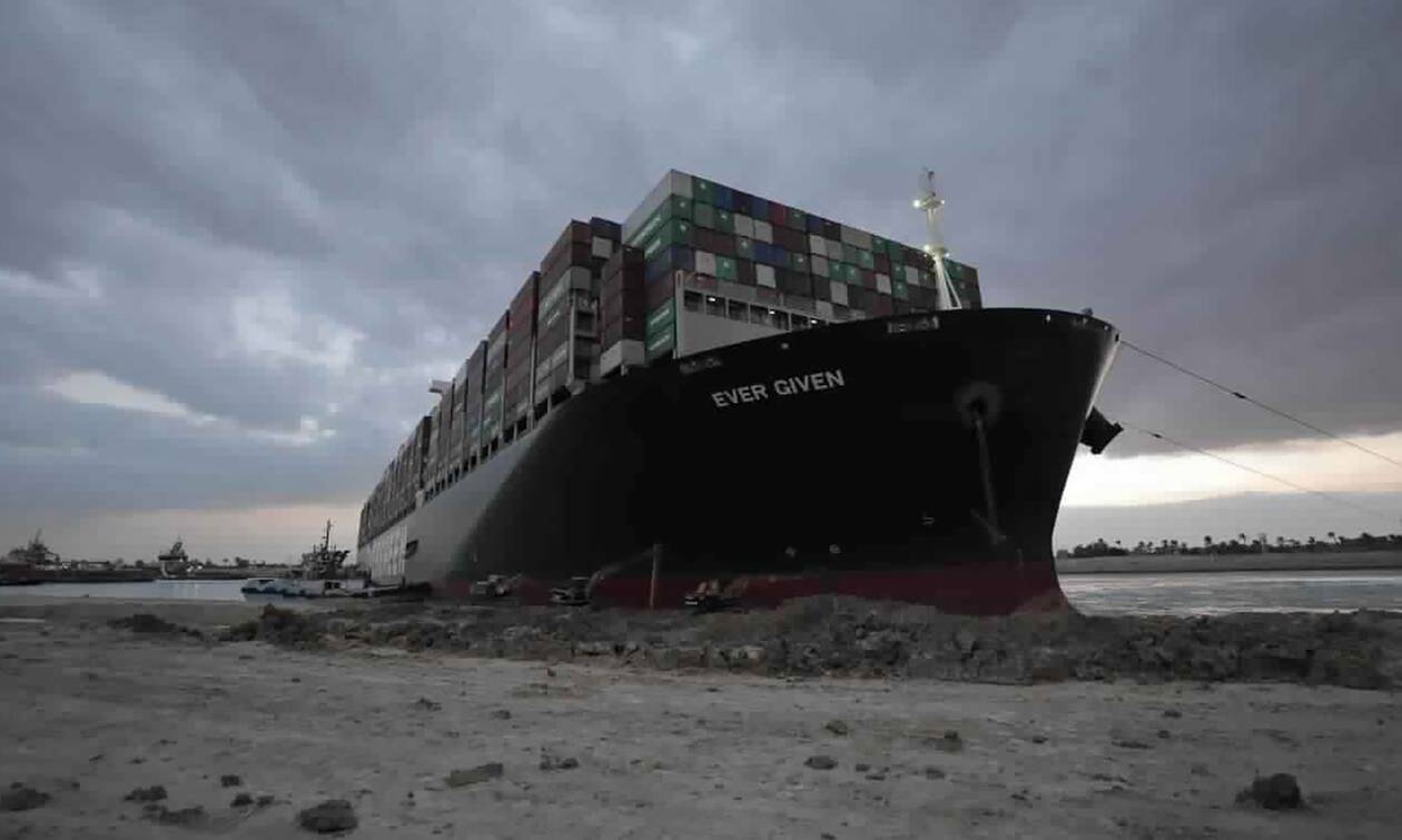 Εver Given : Το πλοίο-μεγαθήριο που «σφήνωσε» τη Διώρυγα του Σουέζ έφθασε στη Βρετανία (Βίντεο)