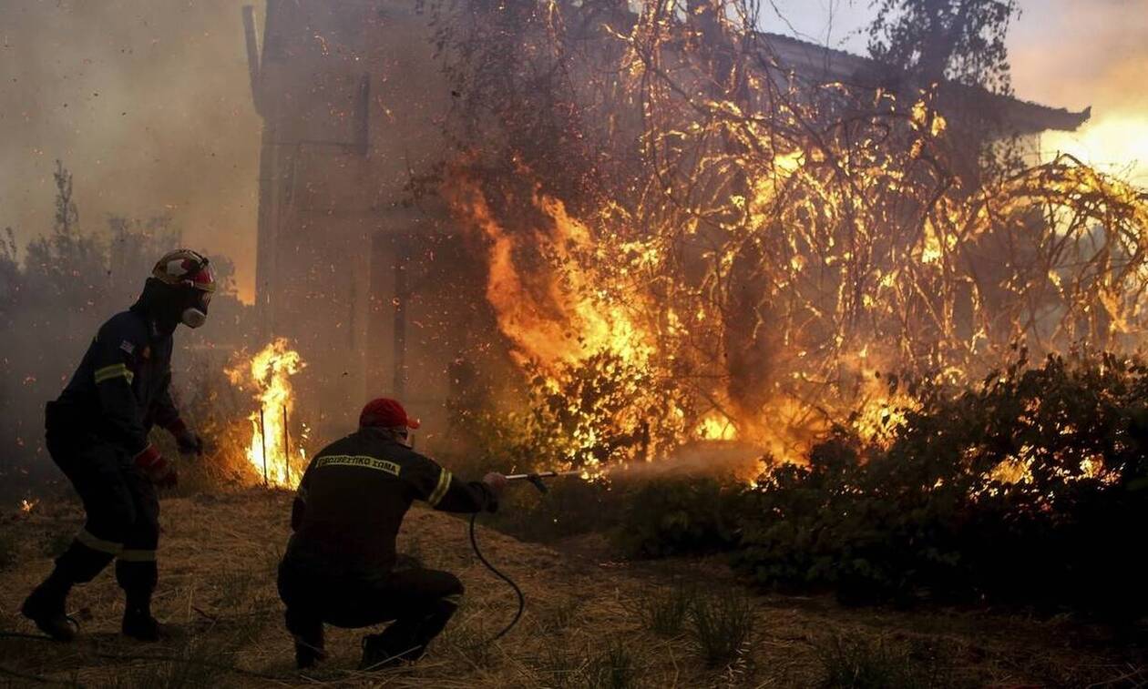 Φωτιά στην Εύβοια: Προς το Μαντούδι οι φλόγες - Εκκενώνονται χωριά