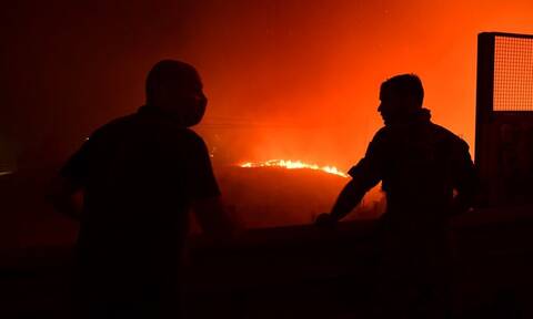 Φωτιά στη Λακωνία: Δύσκολη νύχτα στην Ανατολική Μάνη - Καλύτερη η εικόνα στο Γύθειο