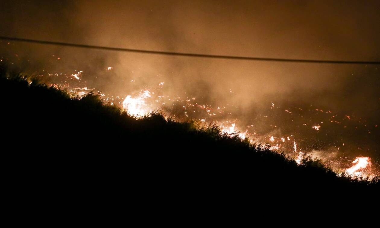 Φωτιά στην Εύβοια: Νέο μέτωπο προς Αιδηψό - Εκκενώσεις σε μοναστήρι και κατασκήνωση