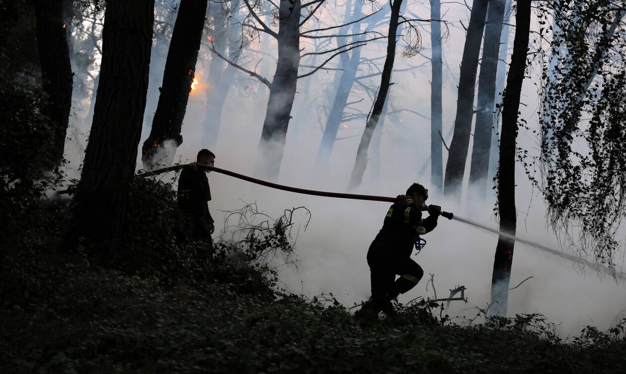 Φωτιά στην Εύβοια: Καλά στην υγεία του ο πυροσβέστης που τραυματίστηκε στη Λίμνη