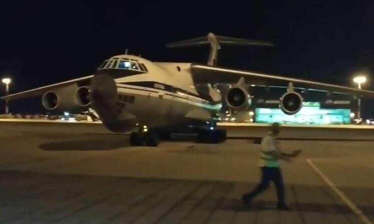 Φωτιές: Στην Αθήνα το πρώτο θηριώδες ρωσικό αεροσκάφος Ilyushin Il-76 (vid)
