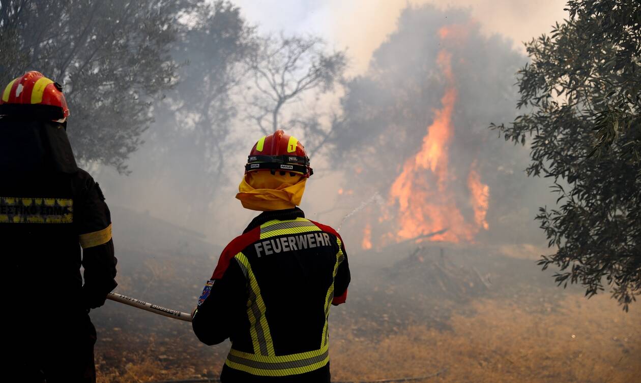 Φωτιά στην Βάρη: «Μας προβληματίζει το πώς ξεκίνησε», λέει ο δήμαρχος