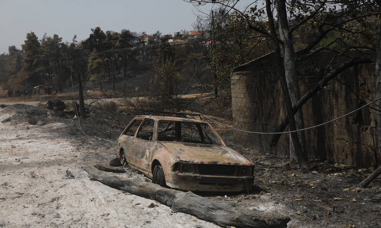 Φωτιές - Εύβοια: Αποκαρδιωτικές εικόνες καταστροφής - Οι κάτοικοι μετρούν τις πληγές τους
