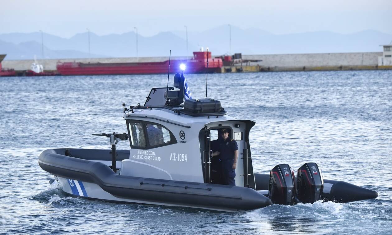 Μήλος: Βυθίστηκε θαλαμηγός με 18 επιβαίνοντες - Τι λέει στο Newsbomb.gr ο δήμαρχος του νησιού