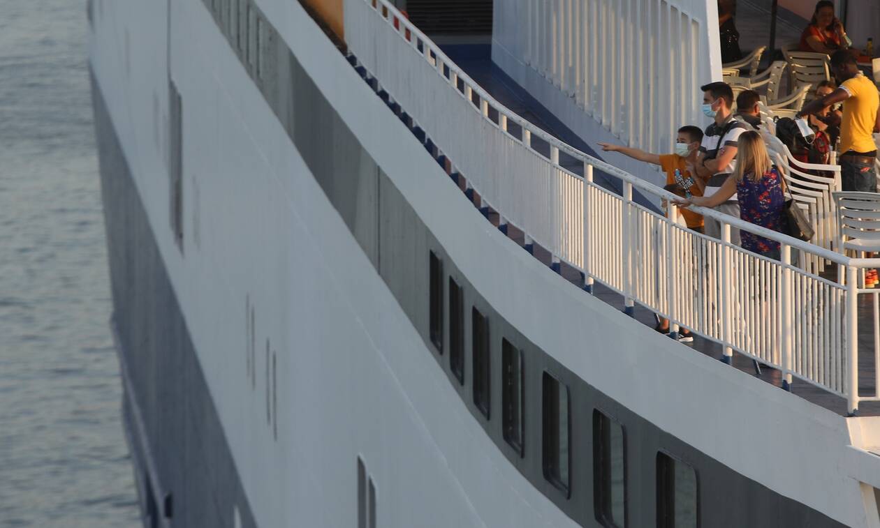 Κορονοϊός: Θετικά εφτά μέλη πληρώματος πλοίου που εκτελεί δρομολόγια για Σποράδες