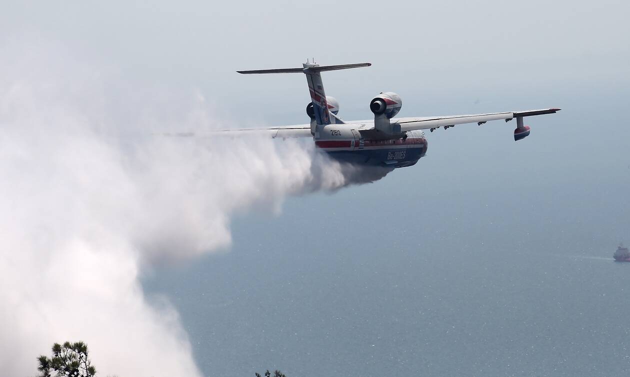 Ξένα αεροσκάφη και οχήματα στα πύρινα μέτωπα: Σύγχρονα μέσα στη μάχη με τις φλόγες