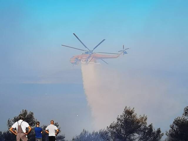 Εικόνες από την μεγάλη πυρκαγιά στην Κερατέα