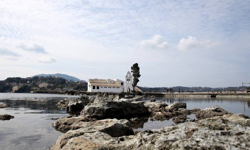 Κέρκυρα: Στο ζενίθ του τουρισμού το νησί - Τα σκήπτρα τον Αύγουστο κρατούν οι Βρετανοί επισκέπτες