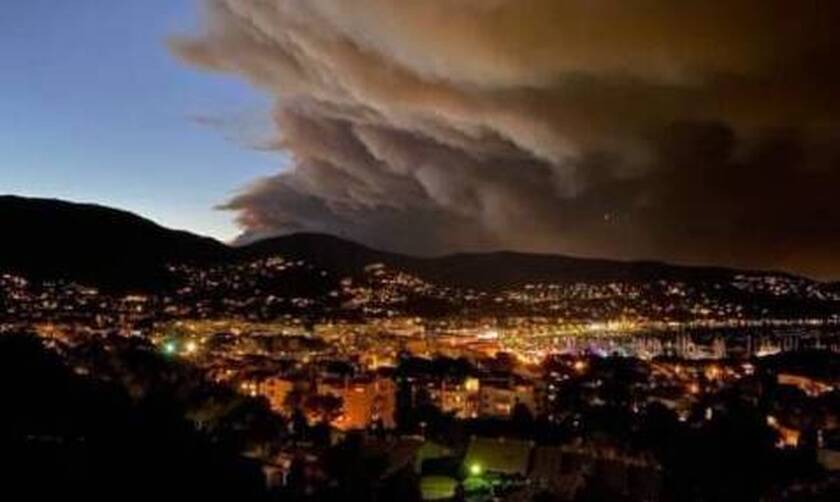 Γαλλία: Μεγάλη φωτιά στο Βάρ - Χιλιάδες άνθρωποι έχουν απομακρυνθεί από τα σπίτια τους