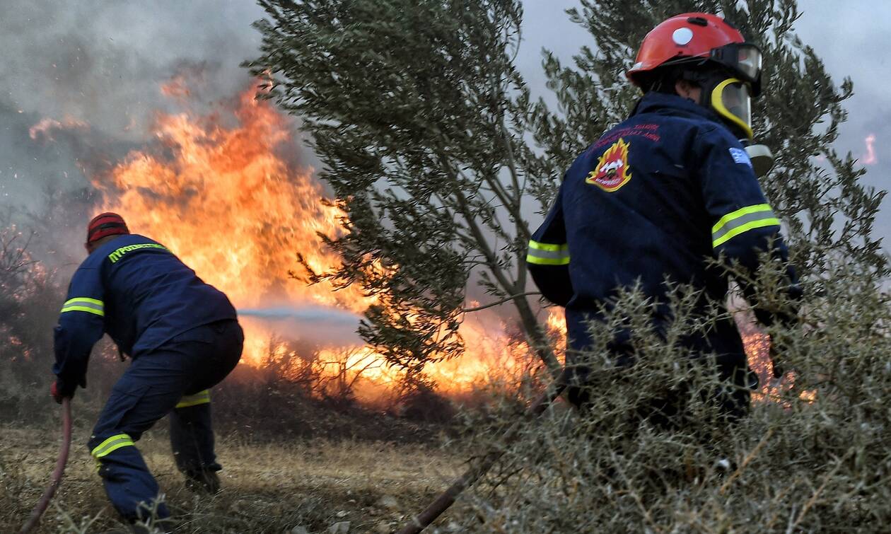 Φωτιά στα Βίλια: «Είναι εμπρησμός 100%», λέει στο Newsbomb.gr ο δήμαρχος Χρήστος Στάθης