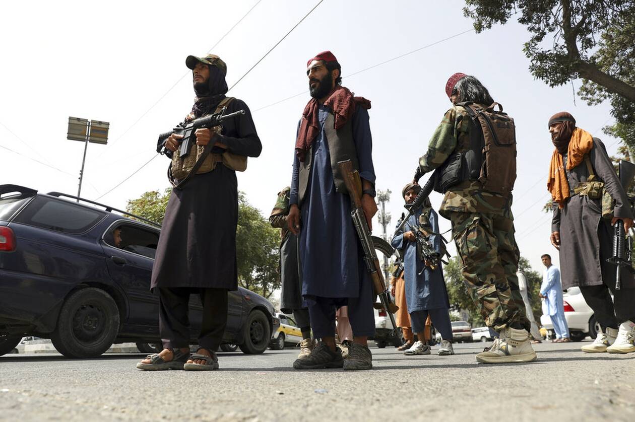 Αφγανιστάν: Ταλιμπάν άνοιξαν πυρ εναντίον πολιτών που ύψωσαν ξανά τη σημαία της χώρας - Δύο νεκροί
