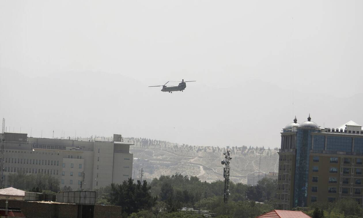 Πεντάγωνο: Ελικόπτερα παρέλαβαν τους 169 Αμερικανούς από ξενοδοχείο της Καμπούλ