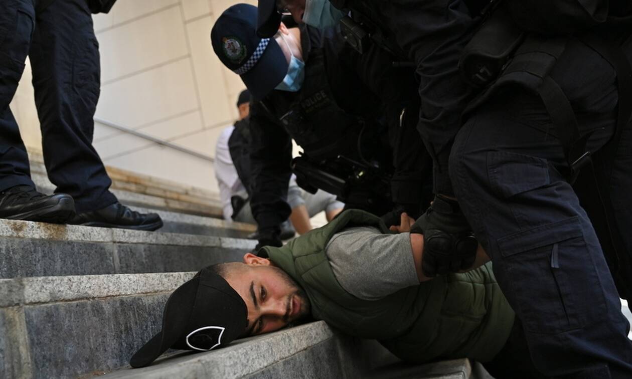 Αυστραλία: Βίαια επεισόδια μεταξύ αστυνομίας και διαδηλωτών κατά του lockdown