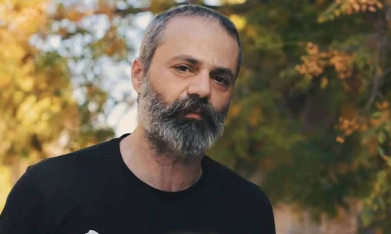 Οδυσσέας Τσιαμπόκαλος: Η ΕΛΑΣ αναζητά τον οδηγό που παρέσυρε και σκότωσε τον μουσικό των Razastarr
