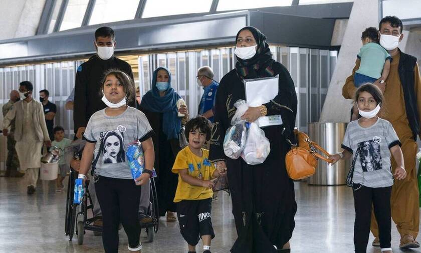 Συναγερμός στο αεροδρόμιο της Καμπούλ: «Περιμένουμε επίθεση αυτοκτονίας»
