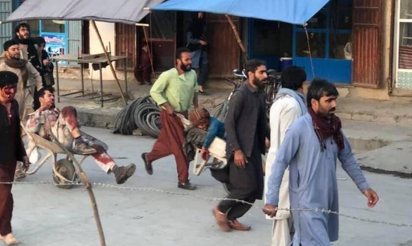 «Κόλαση» στο Αφγανιστάν: Τουλάχιστον 40 νεκροί και 120 τραυματίες μετά τη διπλή βομβιστική επίθεση 