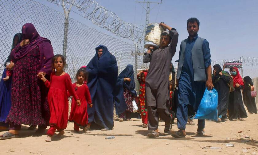Προειδοποίηση ΟΗΕ: Έως και μισό εκατομμύριο Αφγανοί πρόσφυγες το 2021