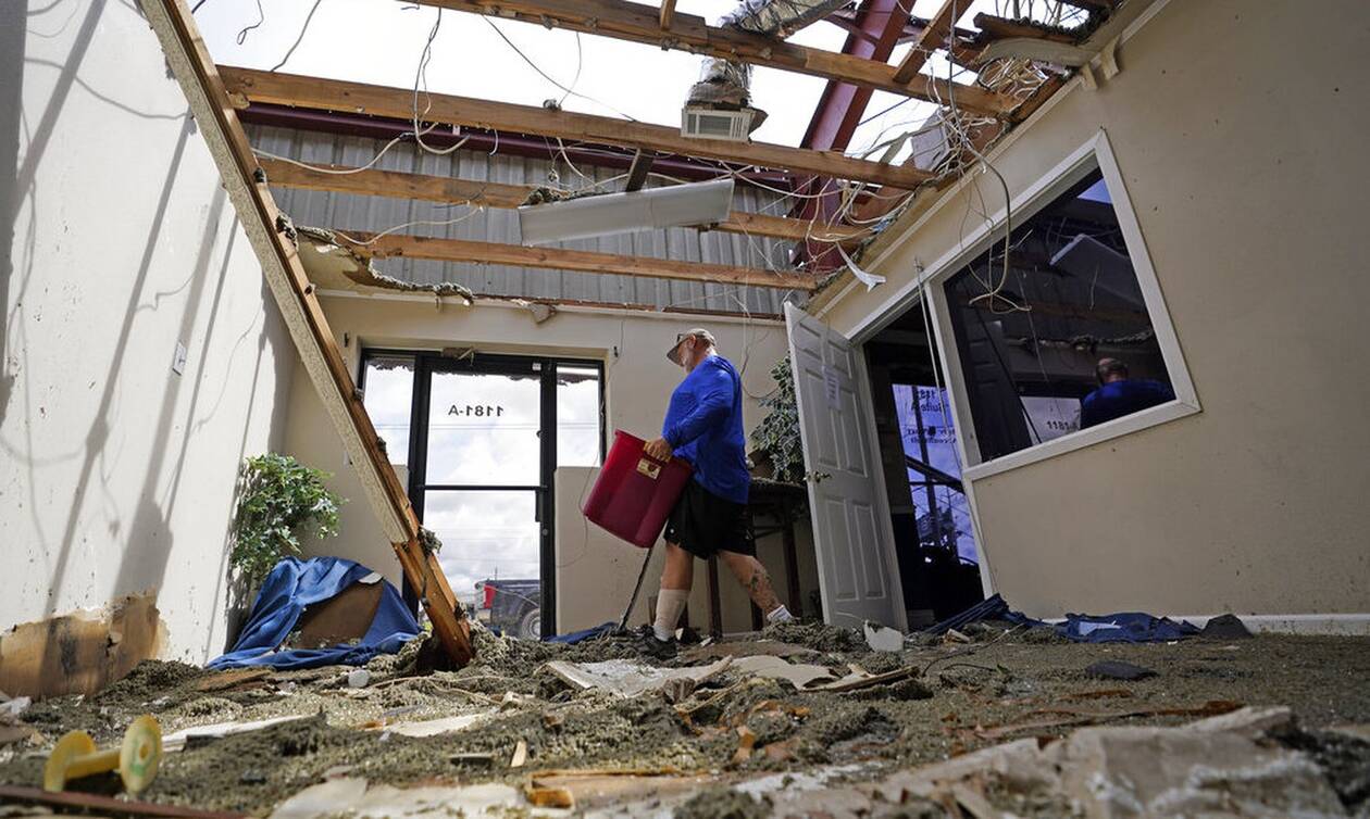 Τυφώνας Άιντα: Ένας νεκρός, καταστροφές και πάνω από ένα εκατ. νοικοκυριά στο «σκοτάδι»