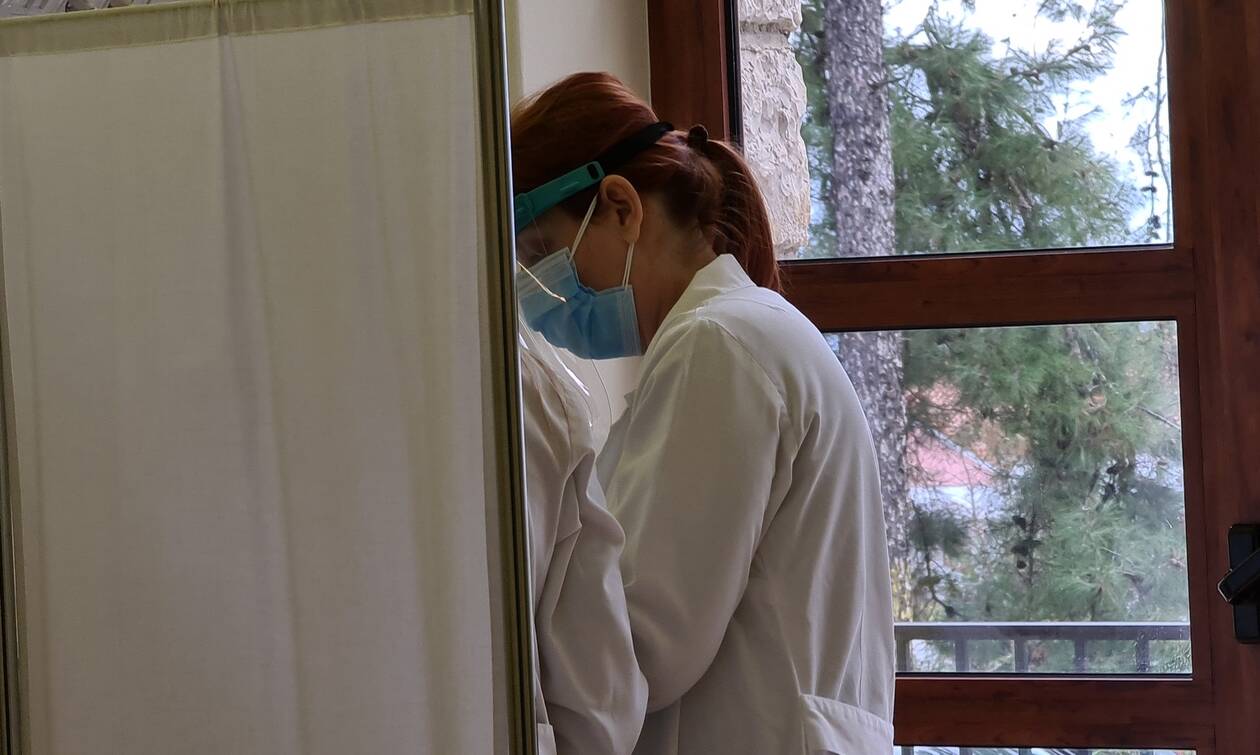 Χάος στο νοσοκομείο Αγρινίου: 50 εργαζόμενοι σε αναστολή και 40 με αναρρωτική