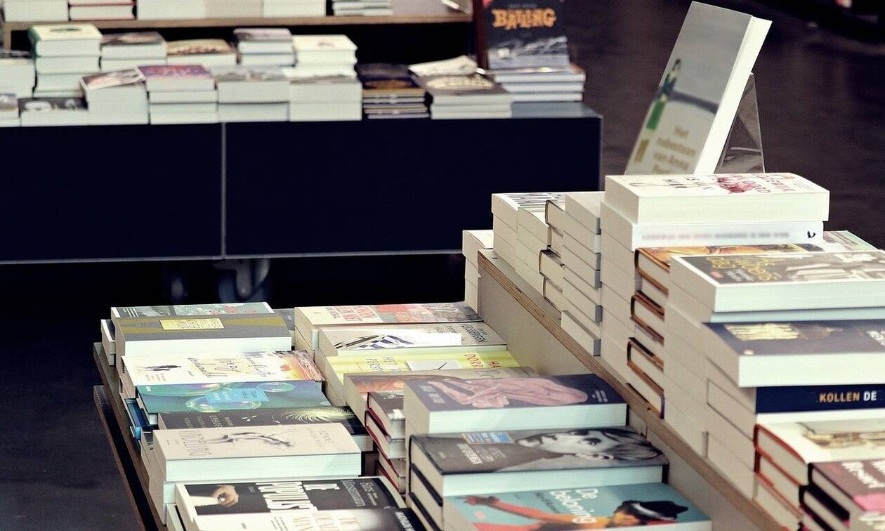 ΟΑΕΔ: «Τρέχουν» οι αιτήσεις για το πρόγραμμα χορήγησης επιταγών αγοράς βιβλίων